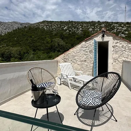 Holiday Mendula Vila
