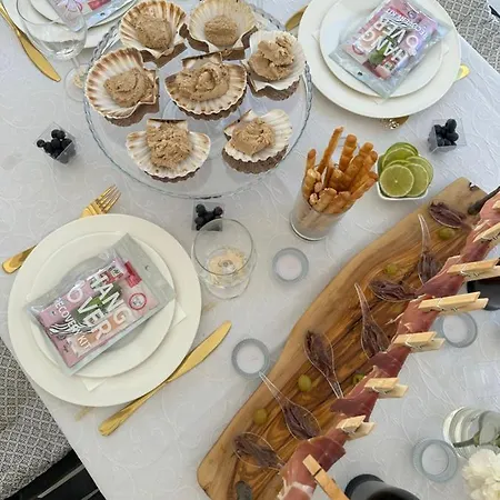 فيلة Holiday Mendula *